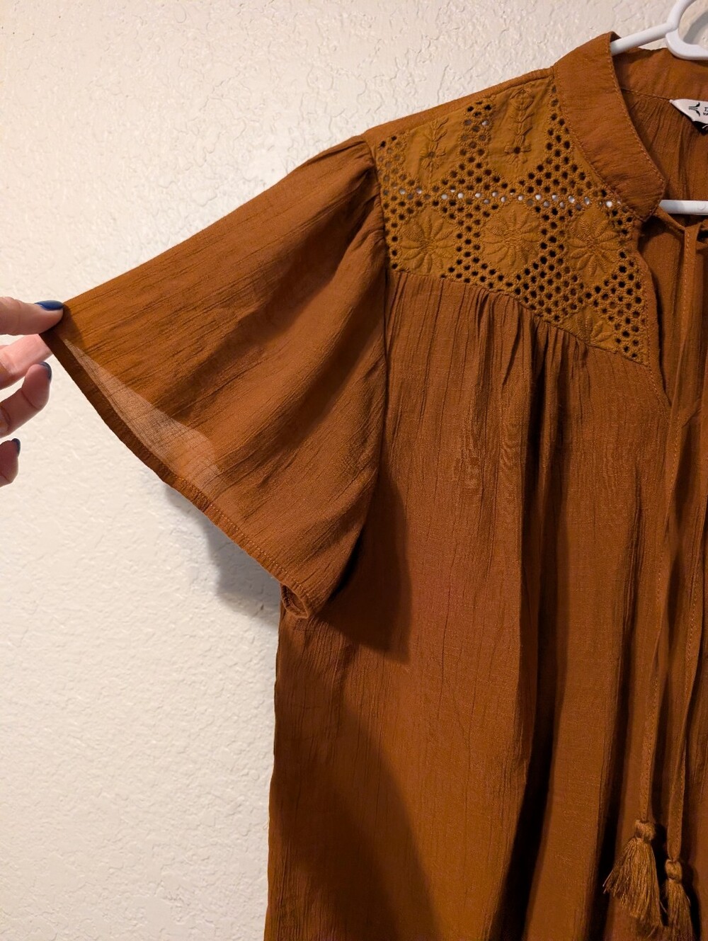 Nanette Lepore Burnt Orange / Brown Crochet Lace Shoulder Tie-front Blouse, XL - Picture 3 of 7